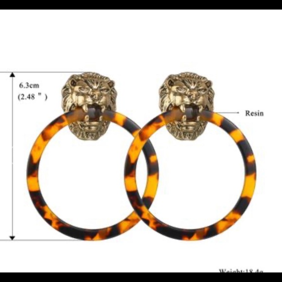 Fashion Ring Lion Head Resin Earrings - Picture 2 of 3